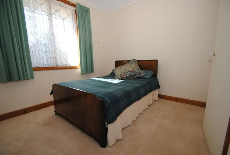 Fifth view of Homely unit listing, 2/42 OGILVY STREET, Leongatha VIC 3953