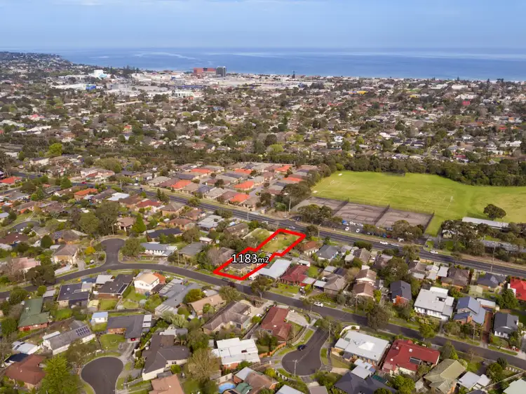 25 Oaklands Crescent, Frankston VIC 3199