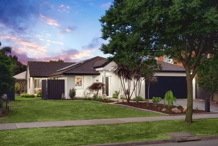 10 Robinswood Parade, Narre Warren South VIC 3805