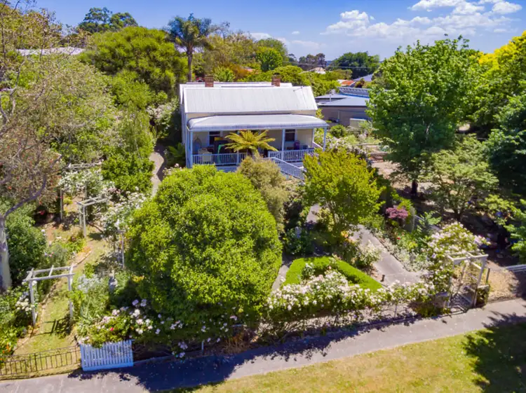 32 Smith Street, Loch VIC 3945
