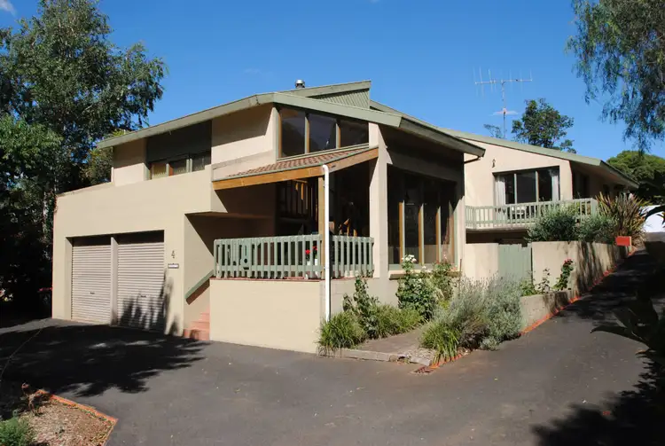 4 BENT STREET, Leongatha VIC 3953