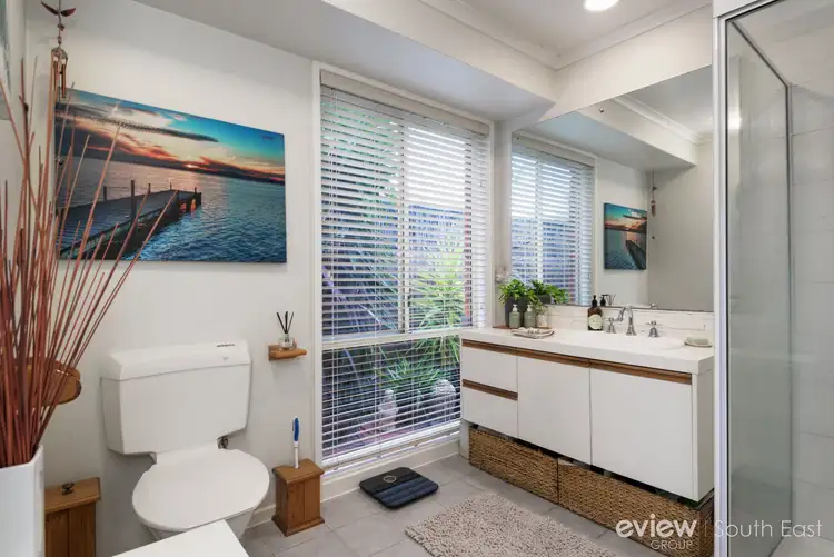 Fifth view of Homely house listing, 6 Addlington Court, Narre Warren South VIC 3805