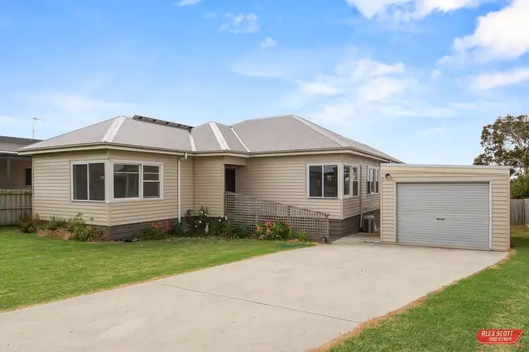 5 WALKER STREET, Dalyston VIC 3992