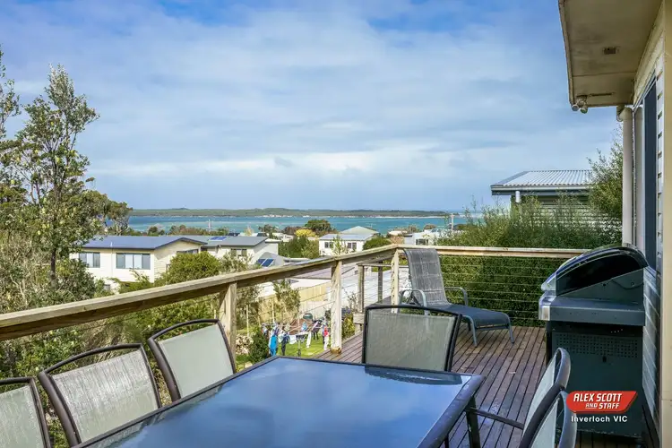 26 Pier Rd, Inverloch VIC 3996