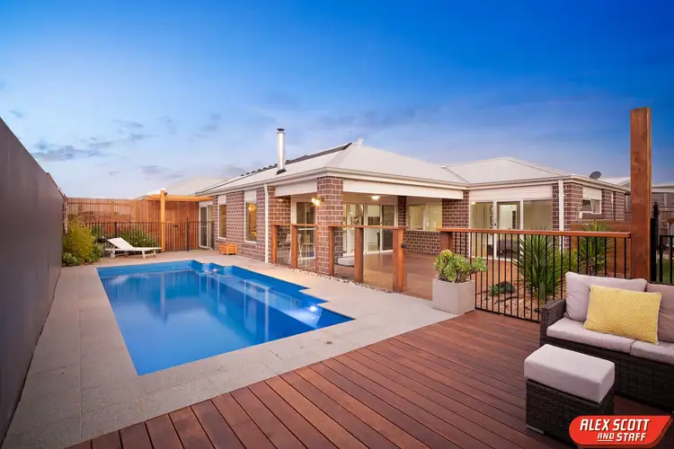 8 SHELLY COURT, Cowes VIC 3922