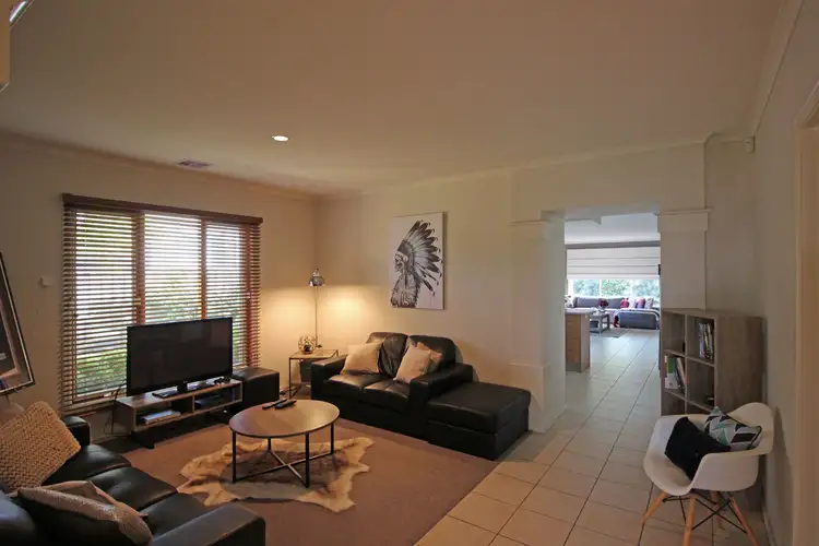 Fourth view of Homely house listing, 4 EMBLING STREET, Berwick VIC 3806