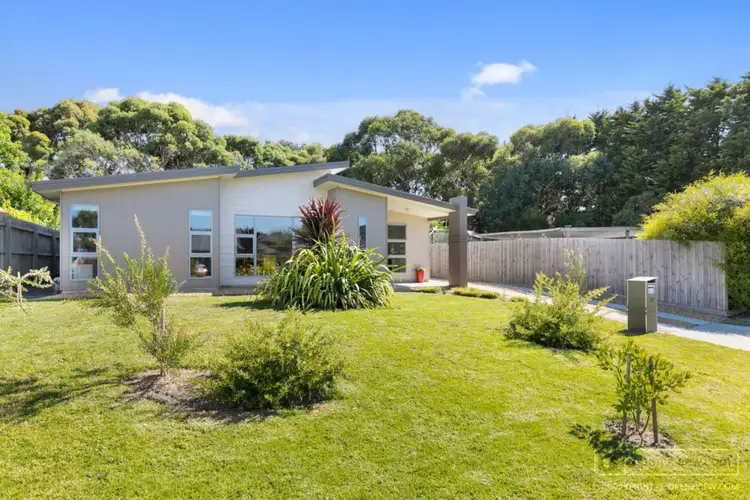 17 Blue Wren Way, Inverloch VIC 3996
