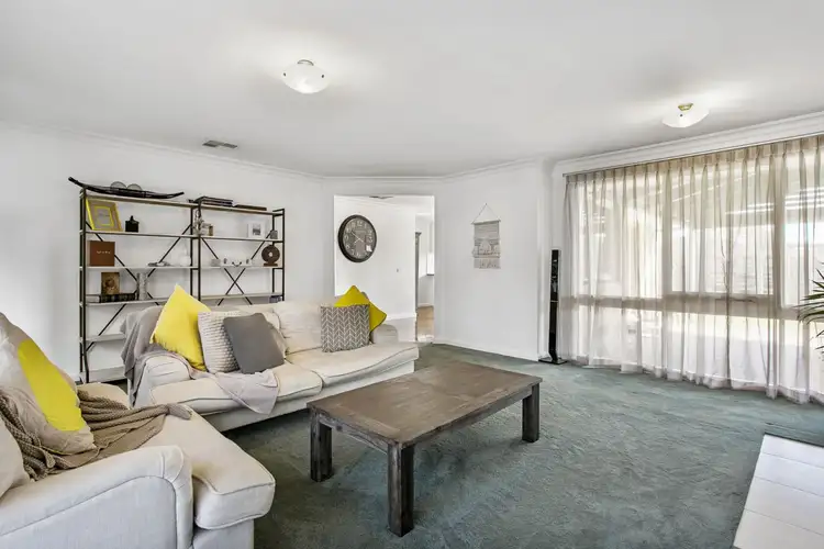 Fifth view of Homely house listing, 8 Bruce Court, Berwick VIC 3806