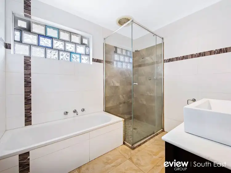 Sixth view of Homely house listing, 1/6 Gow Court, Hallam VIC 3803