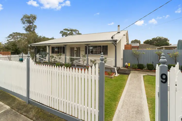 9 East Road, Seaford VIC 3198
