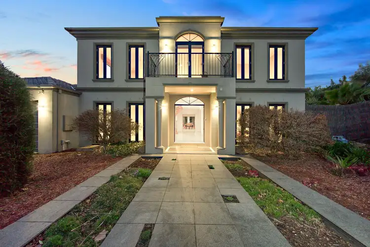 1 Kirkstall Close, Frankston South VIC 3199