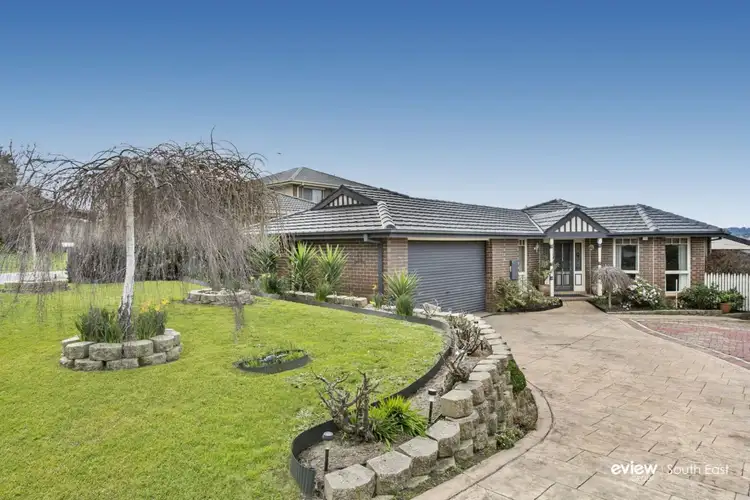 11 Edward Court, Berwick VIC 3806