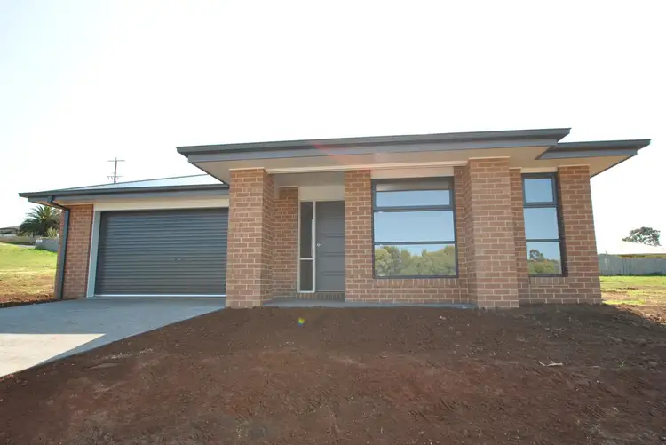3 WILLOW GROVE, Leongatha VIC 3953
