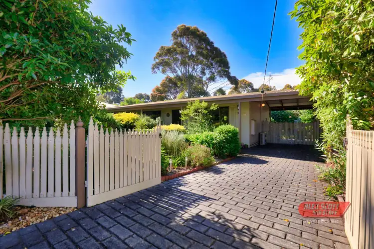 25 Gordon Avenue, Inverloch VIC 3996