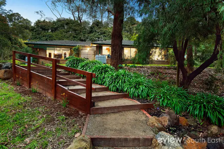 22 Neville Street, Cockatoo VIC 3781