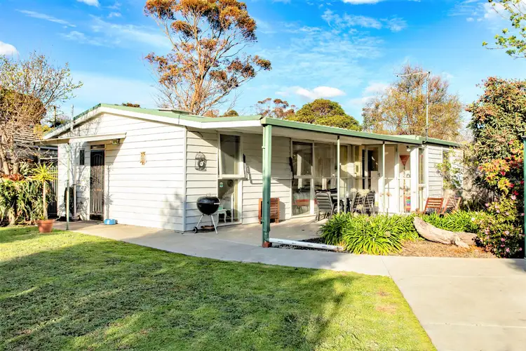 92 Rosslyn Avenue, Seaford VIC 3198