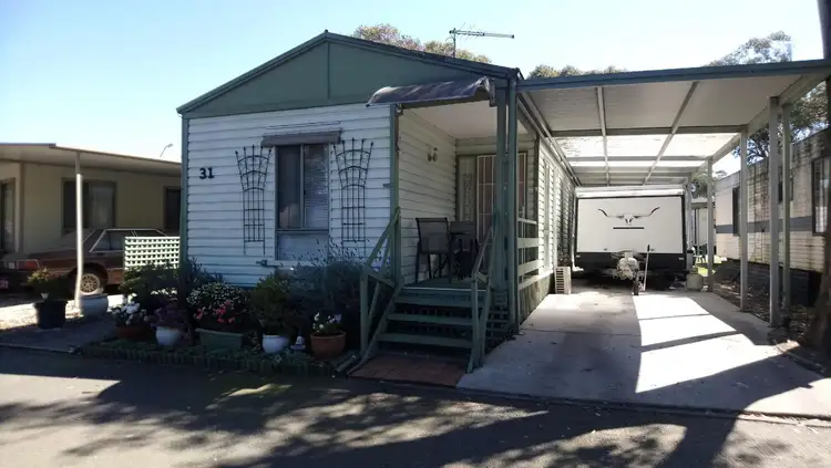 31/105 Racecourse Rd, Pakenham VIC 3810