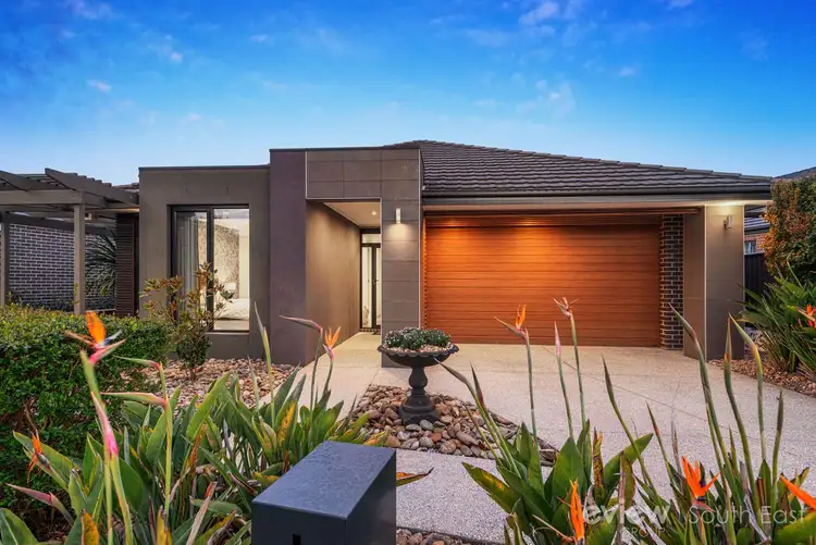 10 Kindred Avenue, Cranbourne North VIC 3977