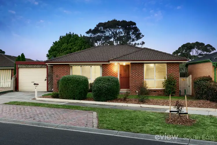 8 Mitre Crescent, Berwick VIC 3806