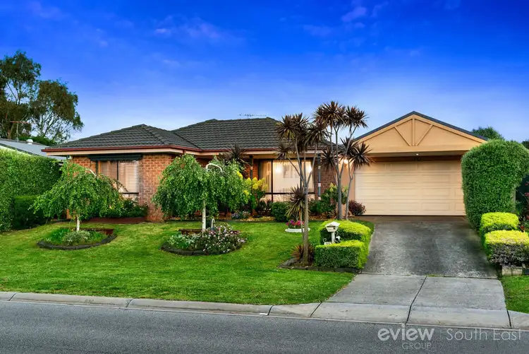 23 Sir Thomas Drive, Pakenham VIC 3810