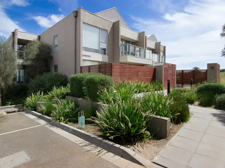 1.8/126 SHETLAND HEIGHTS ROAD