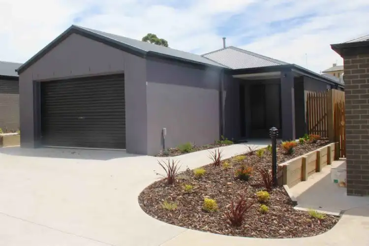 3/6 SOUTH RAILWAY CRESCENT, Korumburra VIC 3950