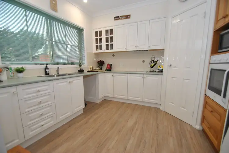 Sixth view of Homely unit listing, 5/18 CLINTON COURT, Leongatha VIC 3953