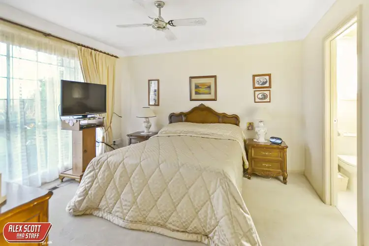 Fourth view of Homely house listing, 8 MILLGROVE WAY, Berwick VIC 3806