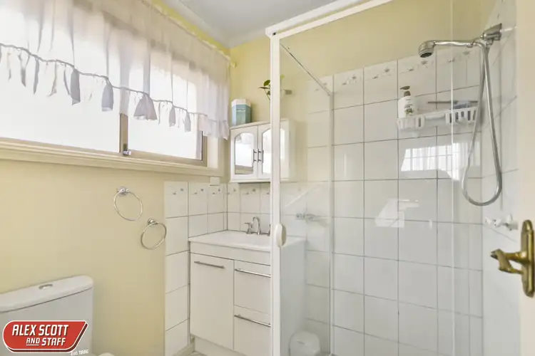 Sixth view of Homely house listing, 8 MILLGROVE WAY, Berwick VIC 3806