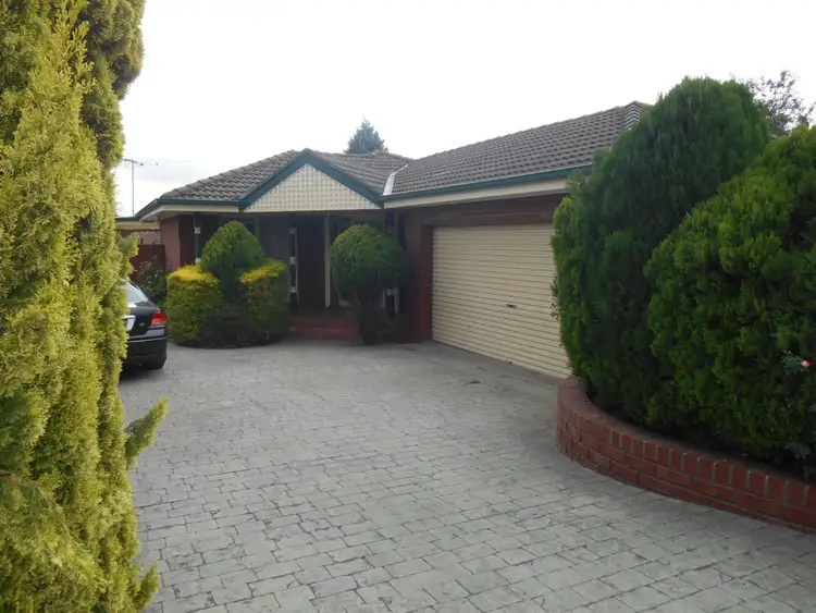 22 MURNDAL COURT