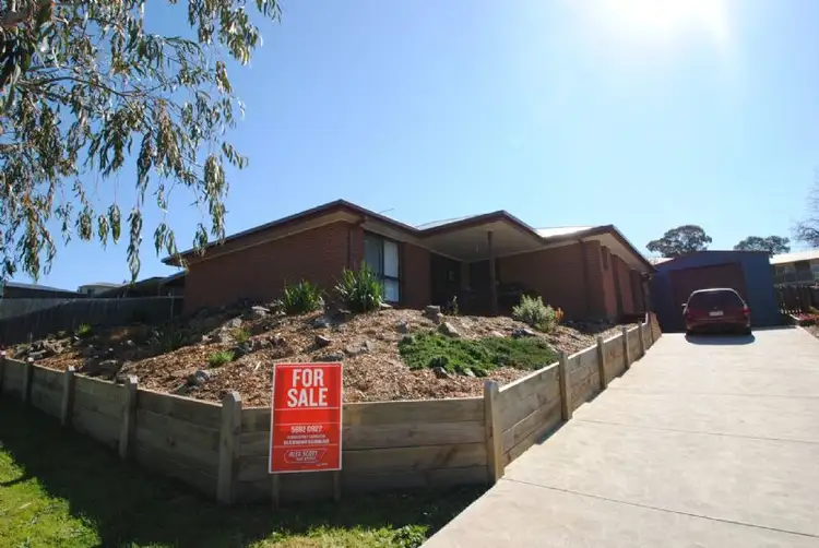 10 SILVERBACK PLACE, Leongatha VIC 3953