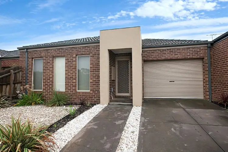 15 Lucas Terrace, Taylors Hill VIC 3037