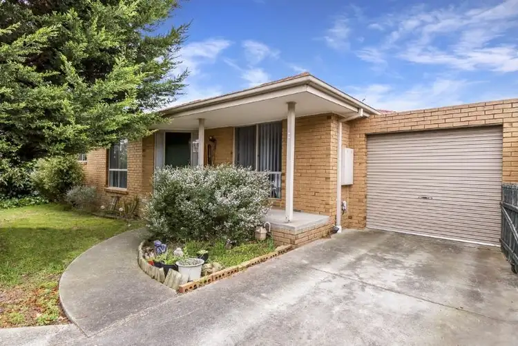 2/10 Kalymna Grove, Chadstone VIC 3148