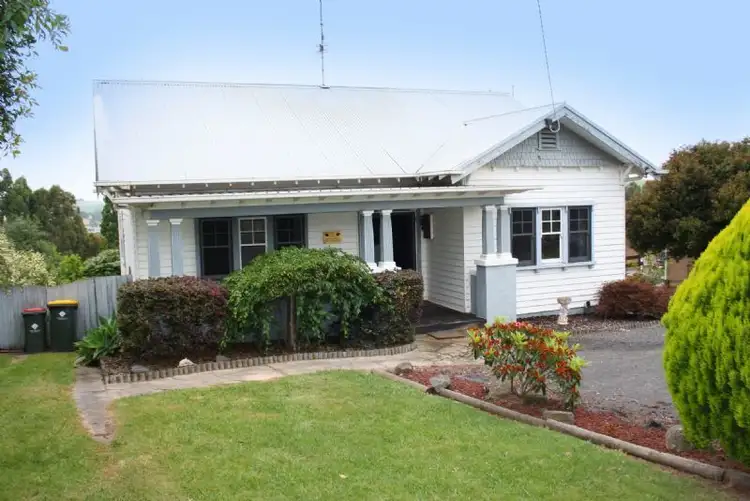 15 WARRAGUL ROAD, Korumburra VIC 3950