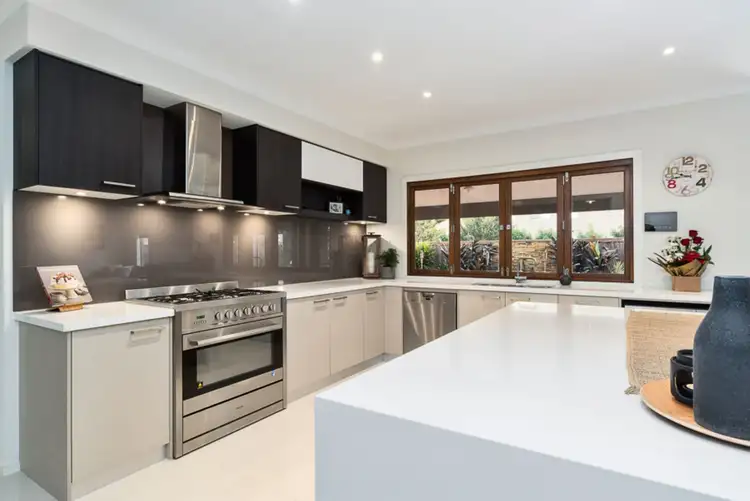 Fifth view of Homely house listing, 6 Freshwater Boulevard, Lyndhurst VIC 3975