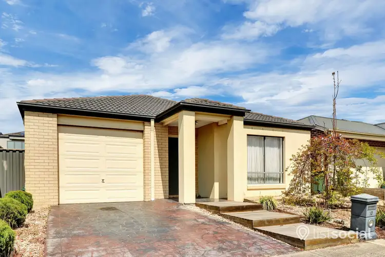 10 Plume Drive