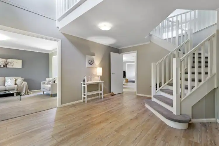 10 Woolmer Court, Frankston South VIC 3199