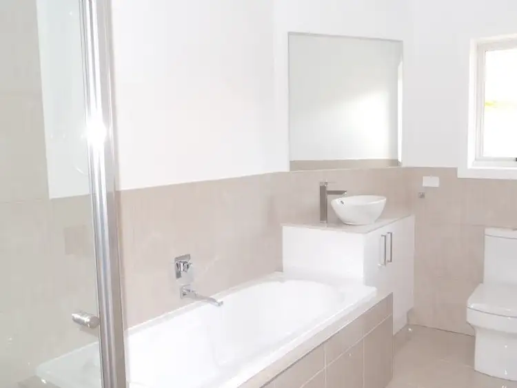 Fourth view of Homely unit listing, 4/32 Monteith Crescent, Endeavour Hills VIC 3802