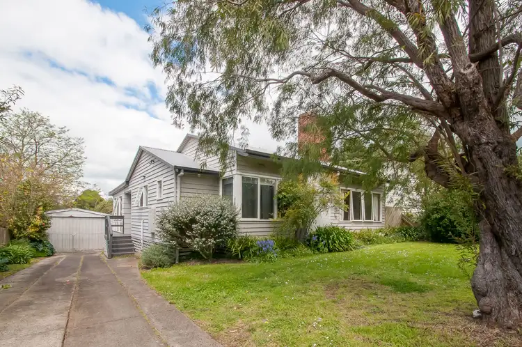 14 Centre Avenue, Warragul VIC 3820