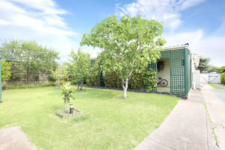 Fourth view of Homely house listing, 8 Thomas Street, St Albans VIC 3021