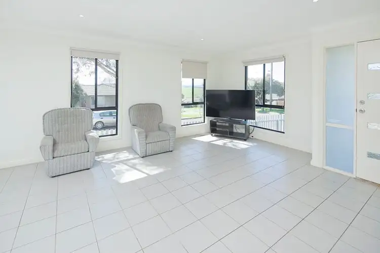 Sixth view of Homely house listing, 5 Lawson Crescent, Warragul VIC 3820