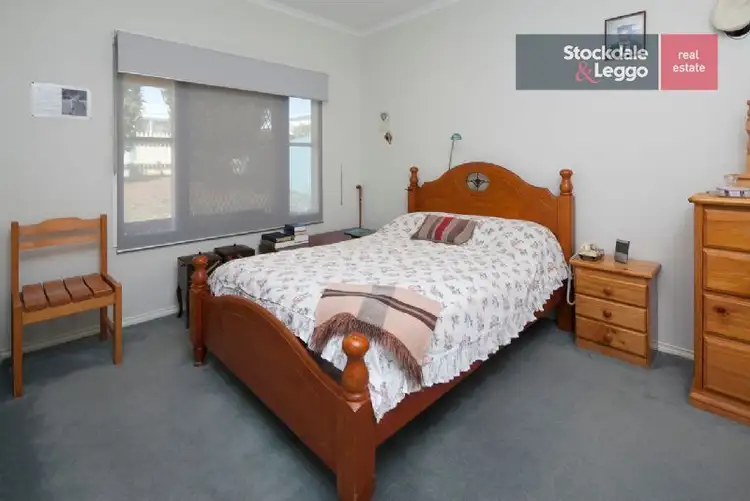 Fifth view of Homely house listing, 15 Bateson Court, Drouin VIC 3818