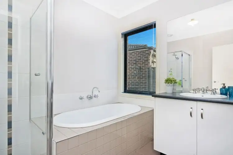 Seventh view of Homely house listing, 2 Danby Court, Cranbourne North VIC 3977