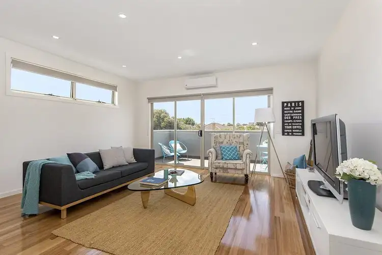 Fourth view of Homely townhouse listing, 2/33 William Street, Glenroy VIC 3046
