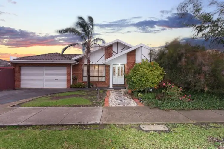 35 McNicholl Way, Delahey VIC 3037