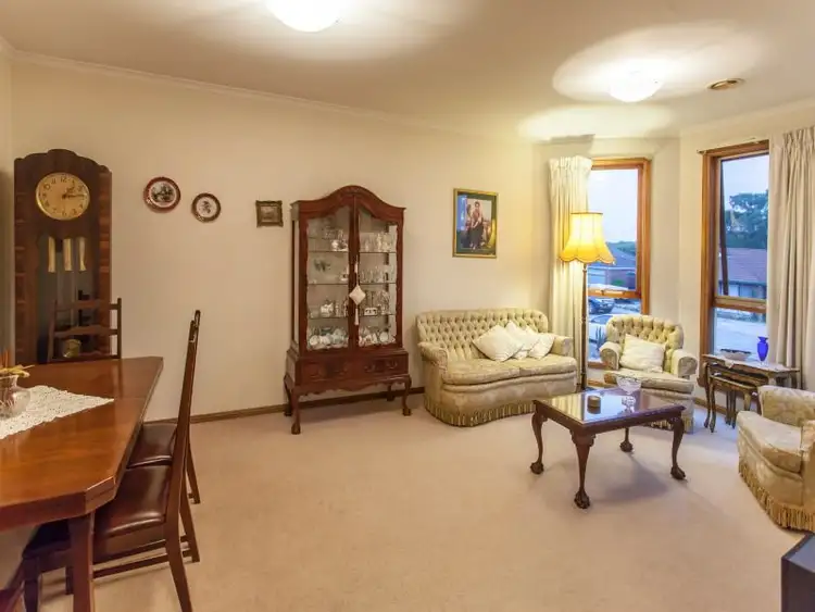 Seventh view of Homely house listing, 8 Huntly Court, Langwarrin VIC 3910