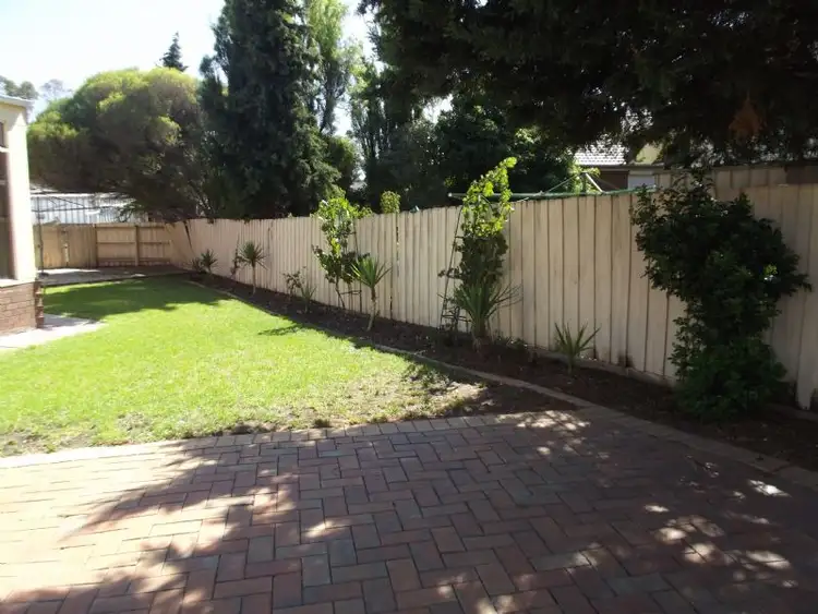Third view of Homely house listing, 32 Kiparra Close, St Albans VIC 3021