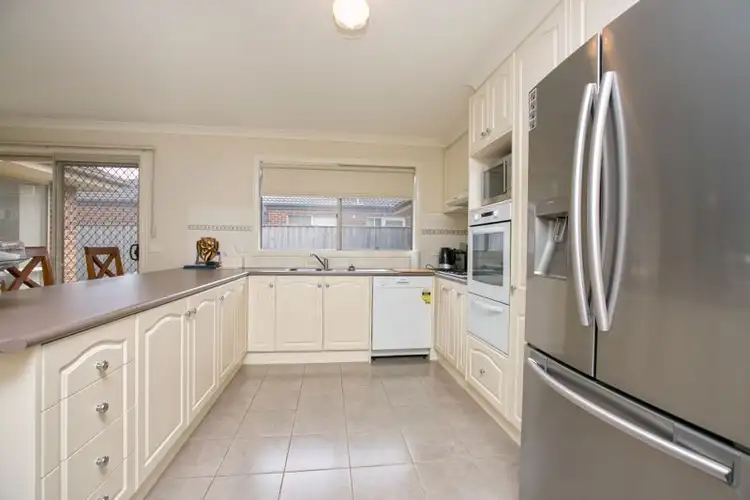 Second view of Homely house listing, 5 Glade Court, Cranbourne VIC 3977