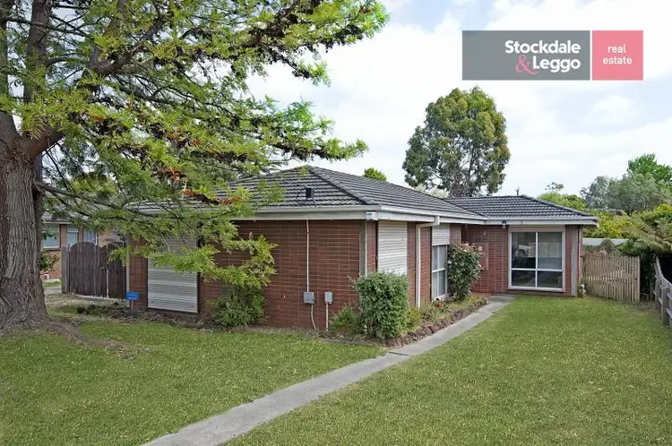 19 Fairbairn Road, Cranbourne VIC 3977