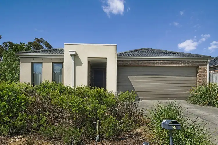 24 Islington Avenue, Cranbourne North VIC 3977